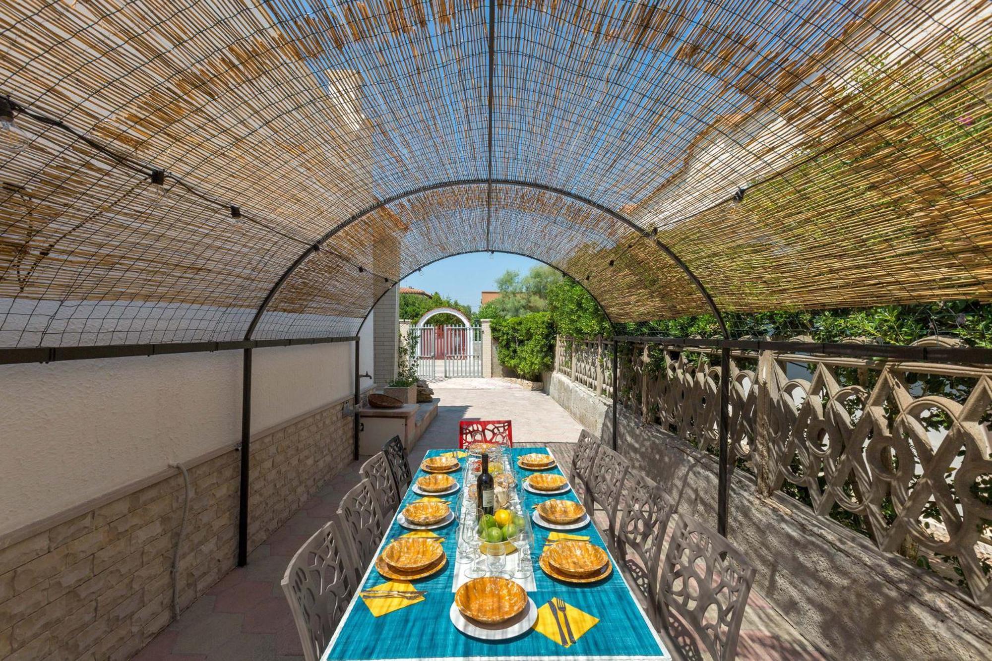 Villa Tina Maria by BarbarHouse San Pietro in Bevagna Bagian luar foto